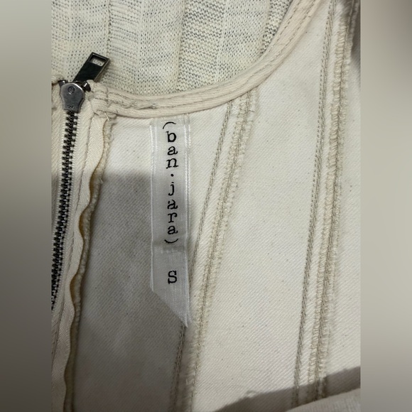 (ban jara) Elegant Cream Floral Crop Top S - Picture 3 of 5